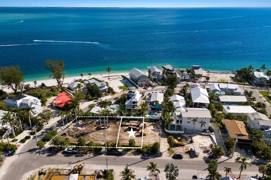 808 N BAY BLVD, Anna Maria, FL 34216