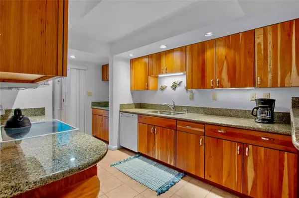 Holmes Beach, FL 34217,6500 FLOTILLA DR #212