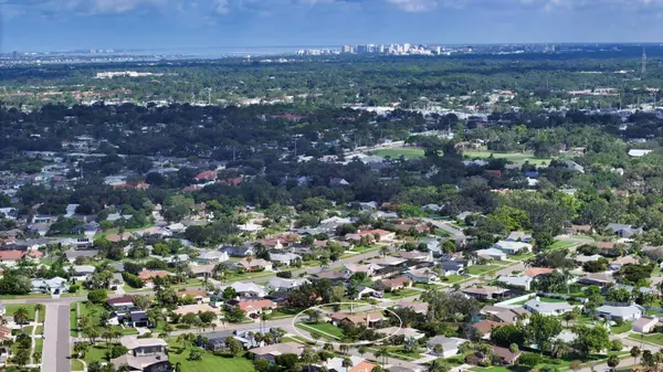 Sarasota, FL 34238,6675 EASTON DR