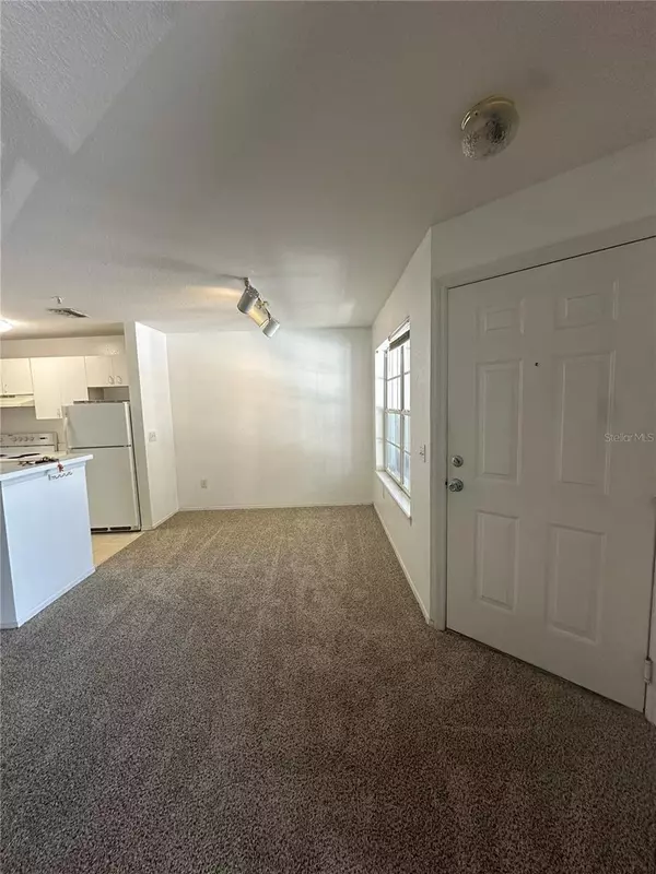 Sarasota, FL 34236,850 S TAMIAMI TRL #425