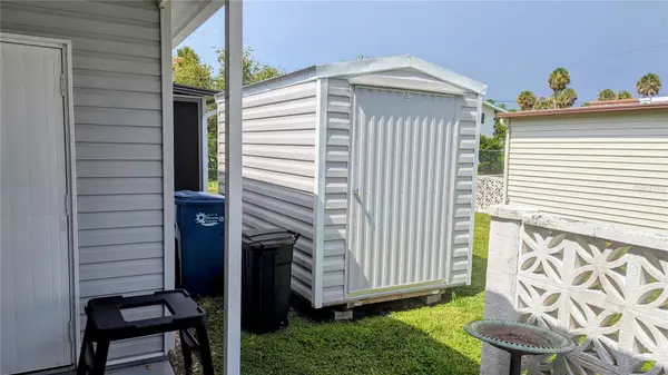 Bradenton, FL 34207,105 48TH AVE W