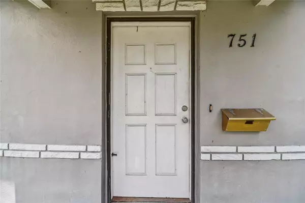 St Petersburg, FL 33703,751 SOUTHWEST BLVD N