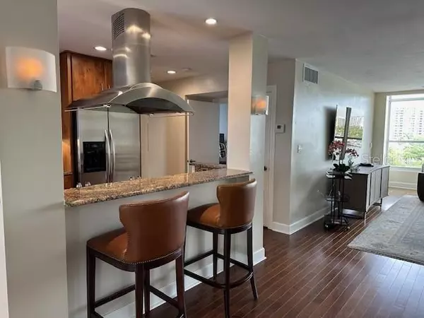 Sarasota, FL 34236,660 GOLDEN GATE PT #41