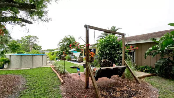 Sarasota, FL 34243,836 MAGELLAN DR