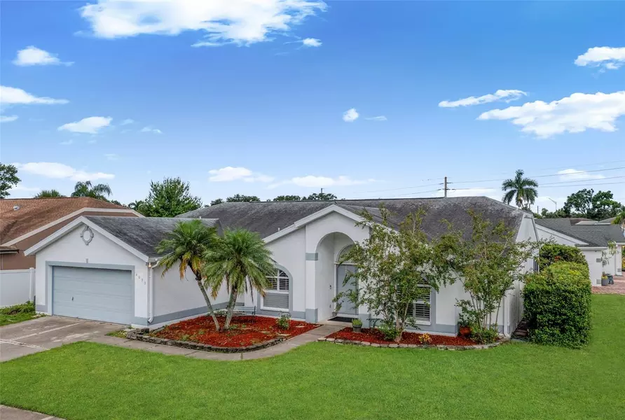 4033 DOVER DR E, Bradenton, FL 34203