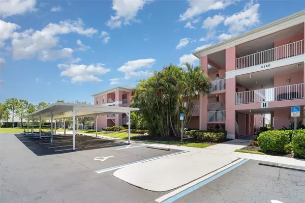 Punta Gorda, FL 33983,2120 HERON LAKE DR #104