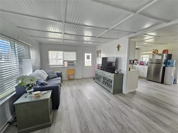 Palmetto, FL 34221,321 4TH ST W