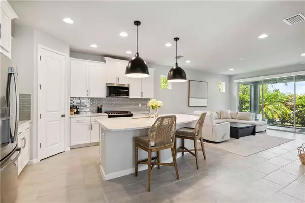 Sarasota, FL 34238,8641 RAIN SONG RD