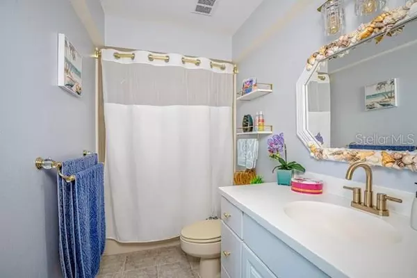 Holmes Beach, FL 34217,749 MANATEE AVE
