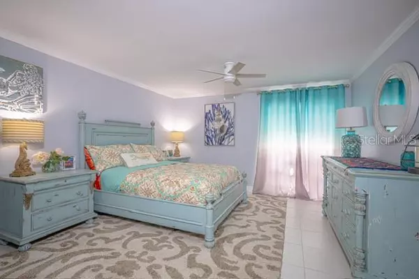 Holmes Beach, FL 34217,749 MANATEE AVE