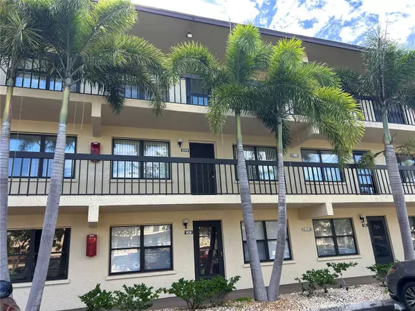 425 30TH AVE W #C212, Bradenton, FL 34205