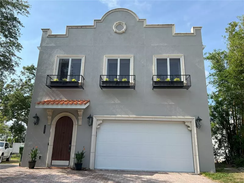 2221 BAHIA VISTA ST, Sarasota, FL 34239