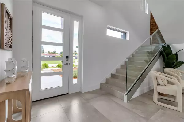 Sarasota, FL 34239,2532 FRUIT TREE DR