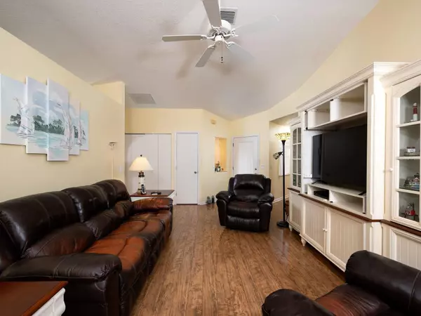 Rotonda West, FL 33947,227 COUGAR WAY
