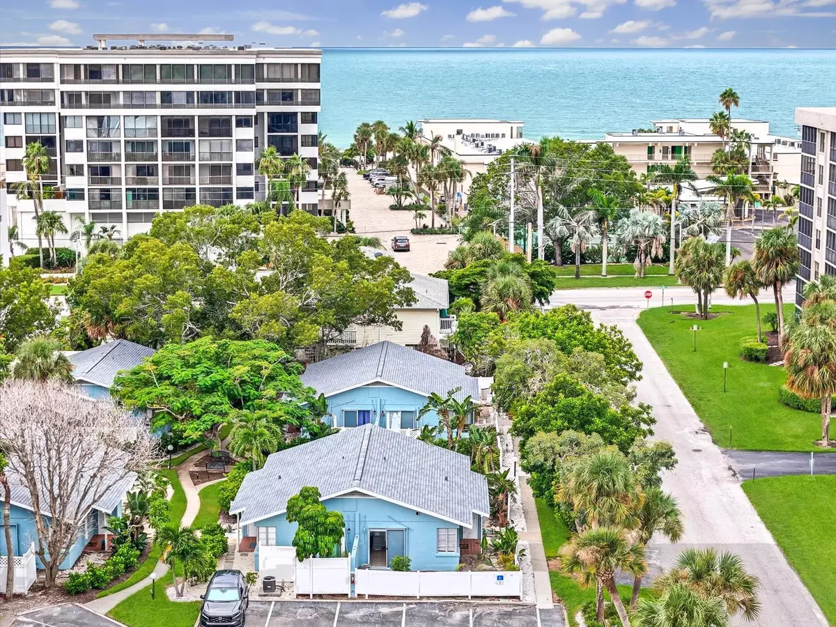 Sarasota, FL 34236,170 ROOSEVELT DR #1