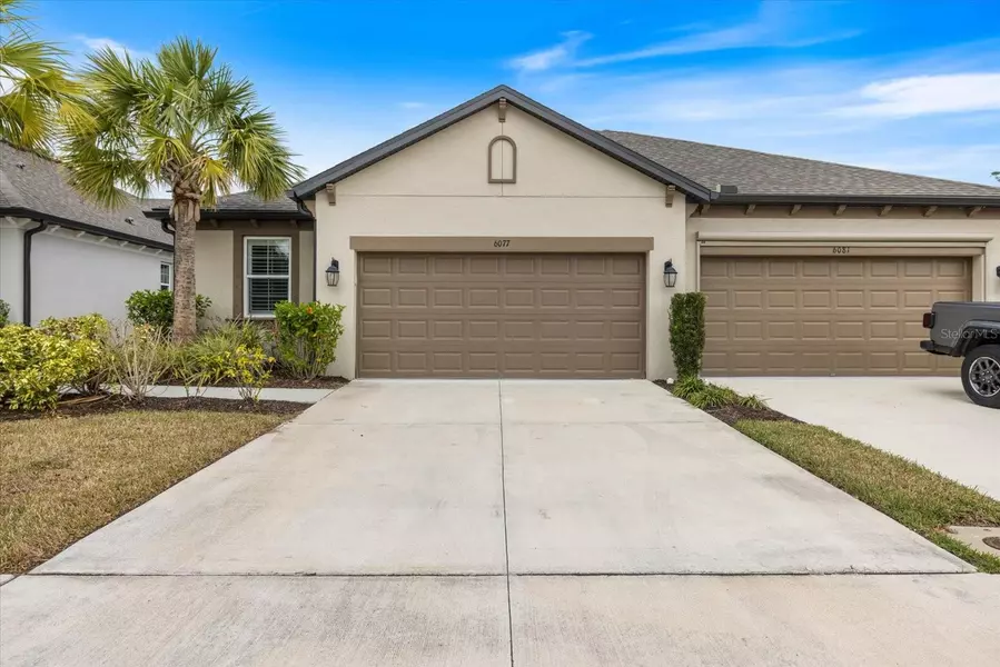 6077 AMBERLY DR, Bradenton, FL 34208