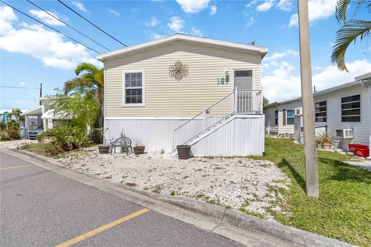 Venice, FL 34285,104 1ST AVE