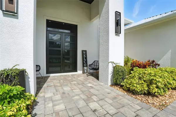 Naples, FL 34117,709 15TH ST SW