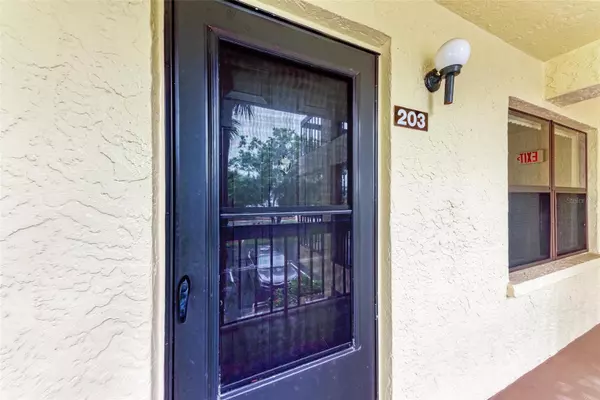 425 30TH AVE W #C203, Bradenton, FL 34205