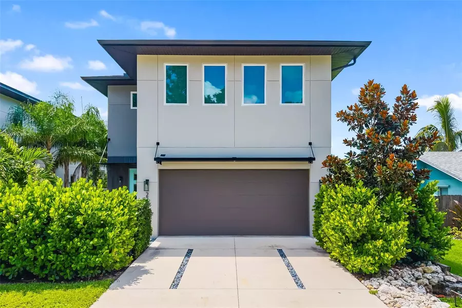 2220 PINE TER, Sarasota, FL 34231