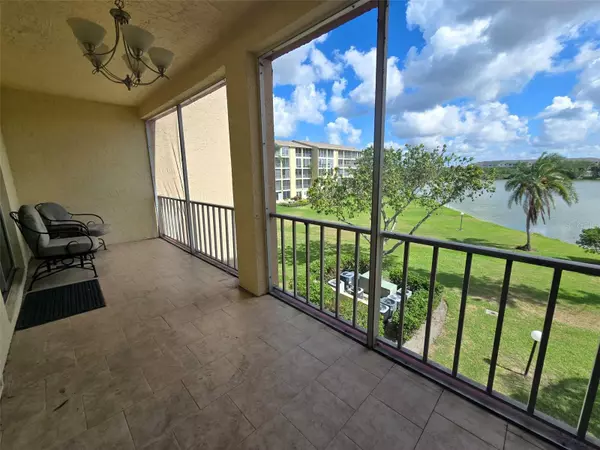 Bradenton, FL 34205,3917 LAKE BAYSHORE DR #F-307