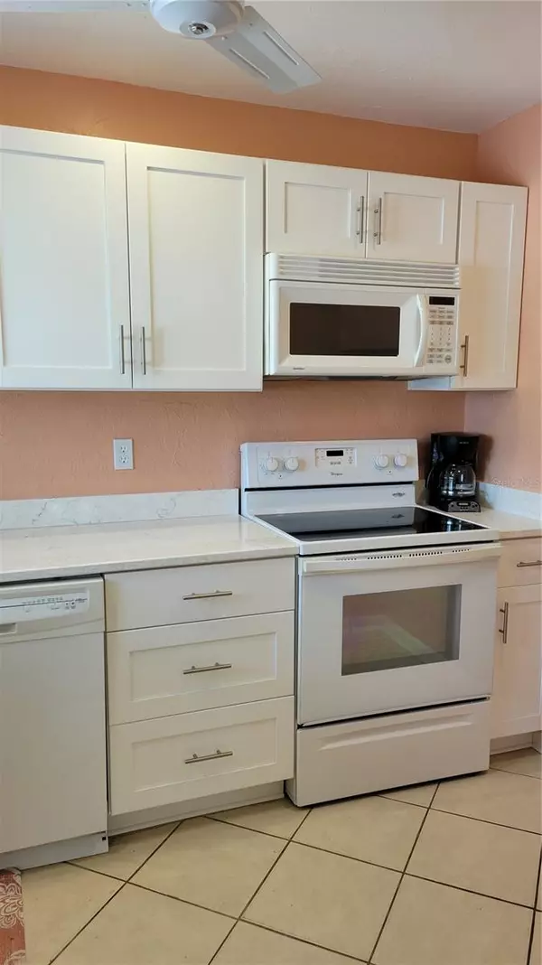 Sarasota, FL 34231,1626 STICKNEY POINT RD #102