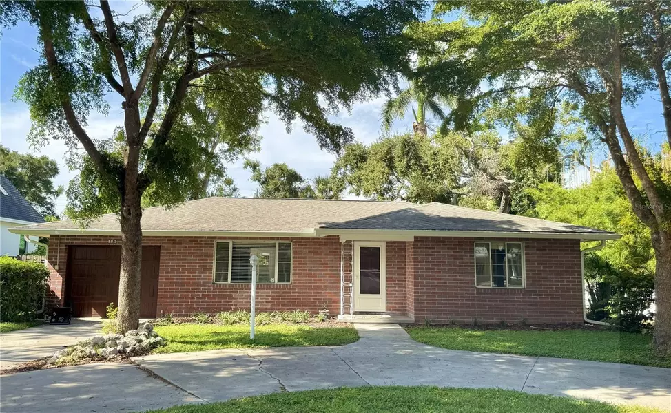2151 DATURA ST, Sarasota, FL 34239