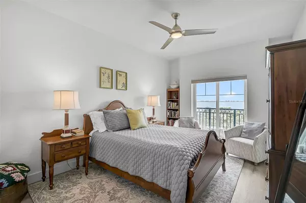 Sarasota, FL 34236,1064 N TAMIAMI TRL #1519