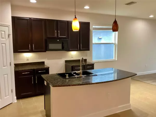 Sarasota, FL 34240,8418 NANDINA DR
