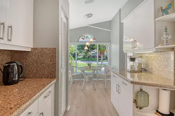 Sarasota, FL 34243,4920 LINSEY CT
