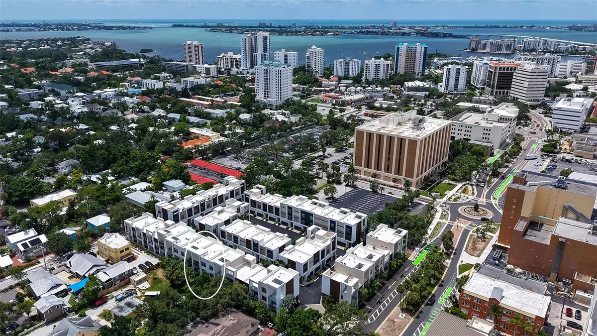 Sarasota, FL 34236,213 COSMOPOLITAN CT