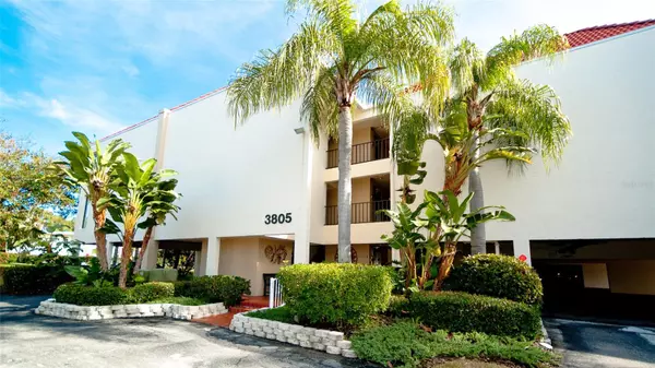 3805 E BAY DR #204, Holmes Beach, FL 34217