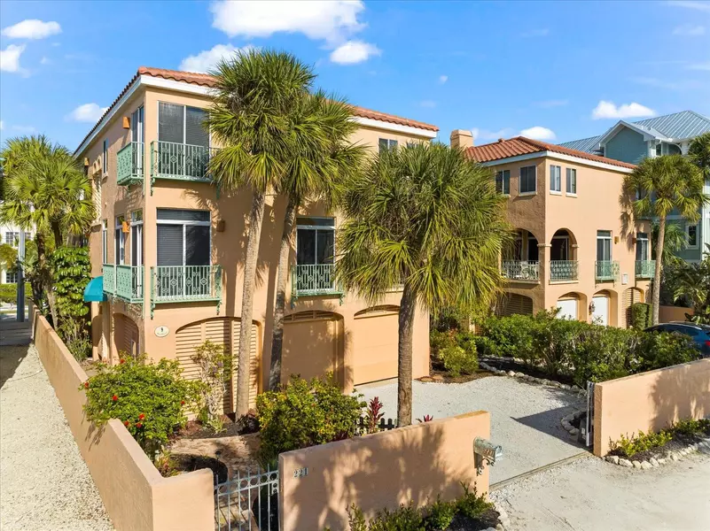 221 TENACITY LN, Sarasota, FL 34242