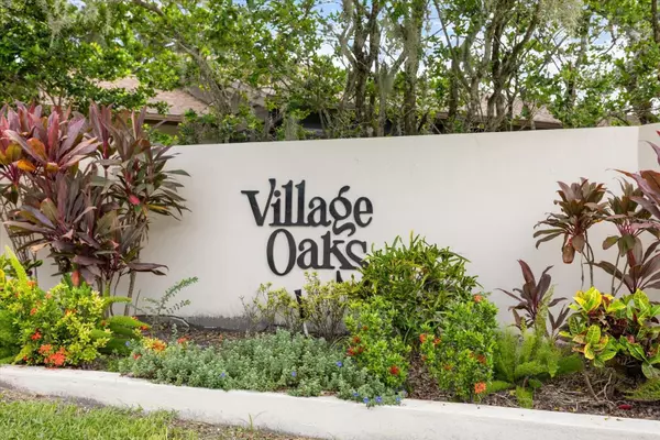 Sarasota, FL 34232,462 OAK HILL CIR #5