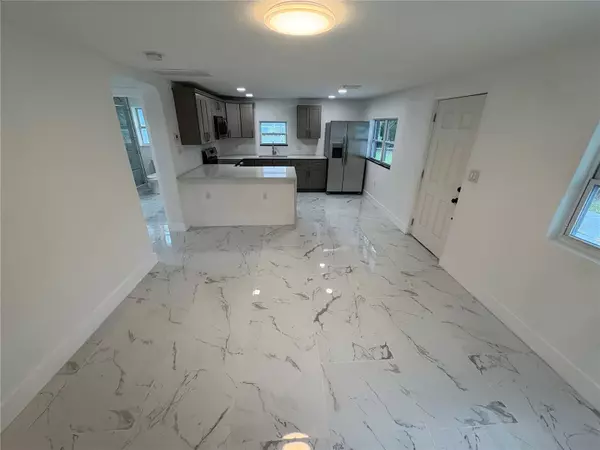 St Petersburg, FL 33701,547 16TH AVE S