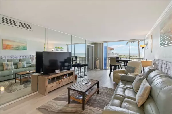 Venice, FL 34285,1400 TARPON CENTER DR #204