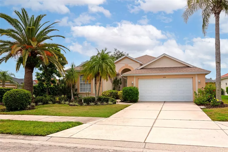 4950 FLAGSTONE DR, Sarasota, FL 34238