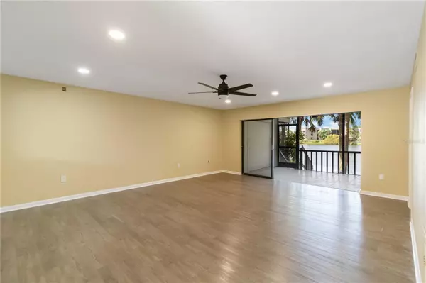 Sarasota, FL 34231,5345 LAKE ARROWHEAD TRL #12