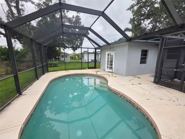 Sarasota, FL 34233,4461 MACEACHEN BLVD