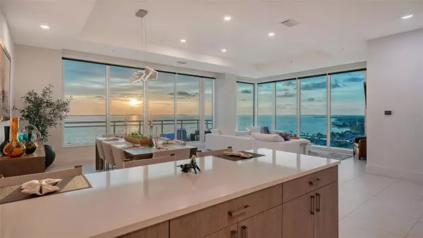 Sarasota, FL 34236,540 N TAMIAMI TRL #1702