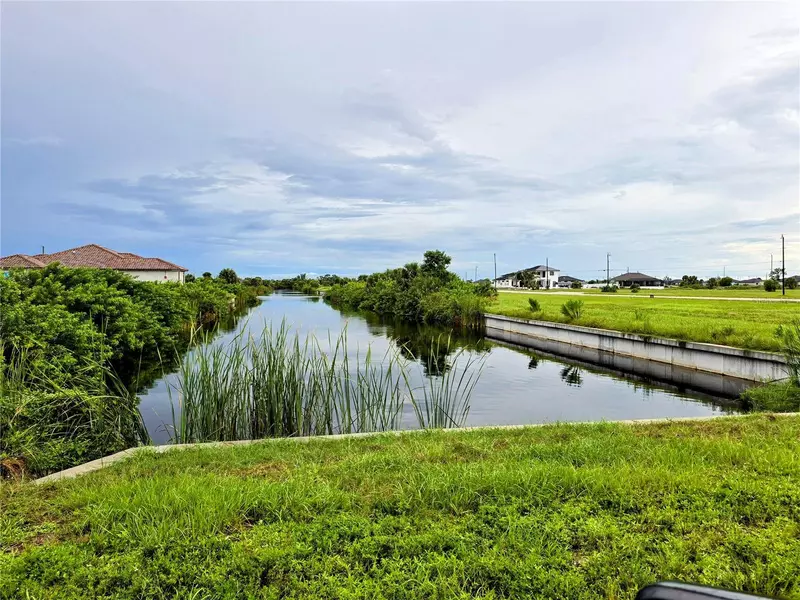 3923 OLD BURNT STORE RD N, Cape Coral, FL 33993