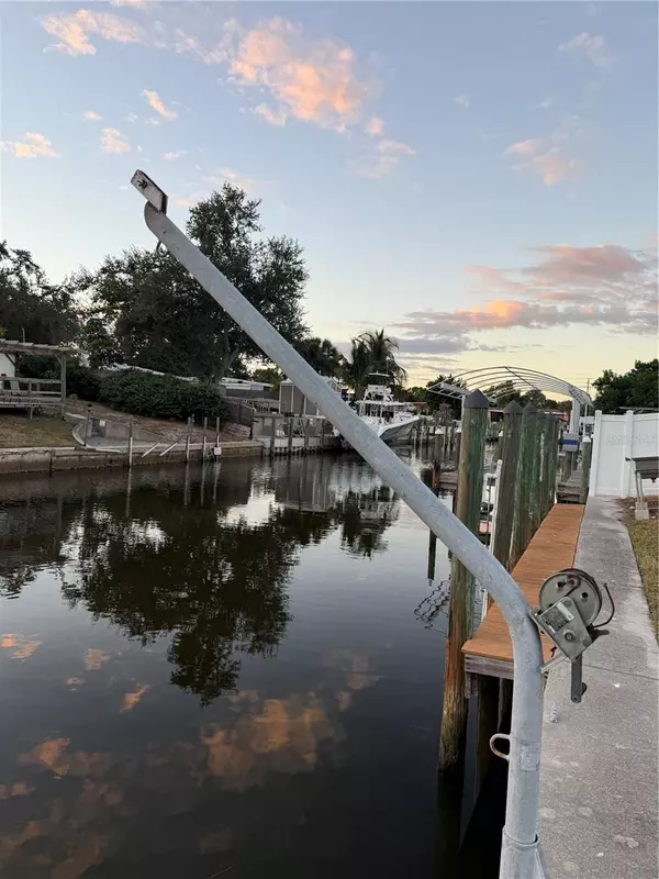 Bradenton, FL 34207,404 S BRYN MAWR IS