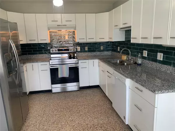 Bradenton, FL 34207,404 S BRYN MAWR IS