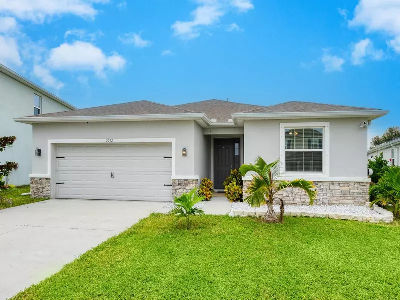 2092 MIDNIGHT PEARL DR, Sarasota, FL 34240