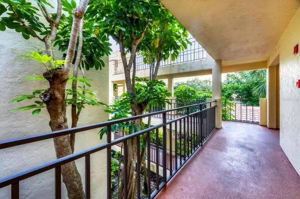 Bradenton, FL 34210,6430 SUN EAGLE LN #201