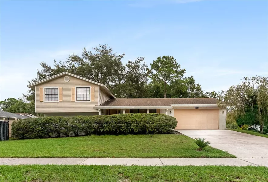 1256 FOGGY RIDGE Pkwy, Lutz, FL 33559