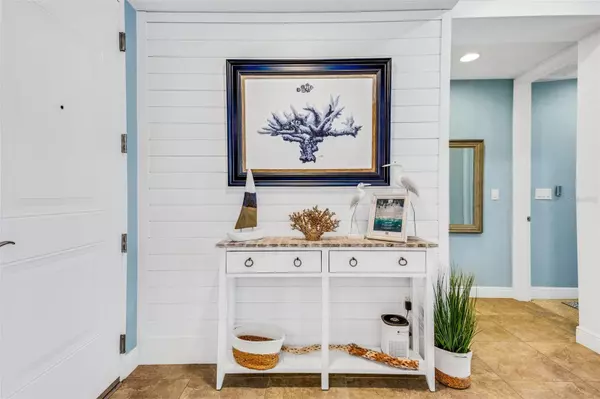 Bradenton, FL 34209,395 ARUBA CIR #101