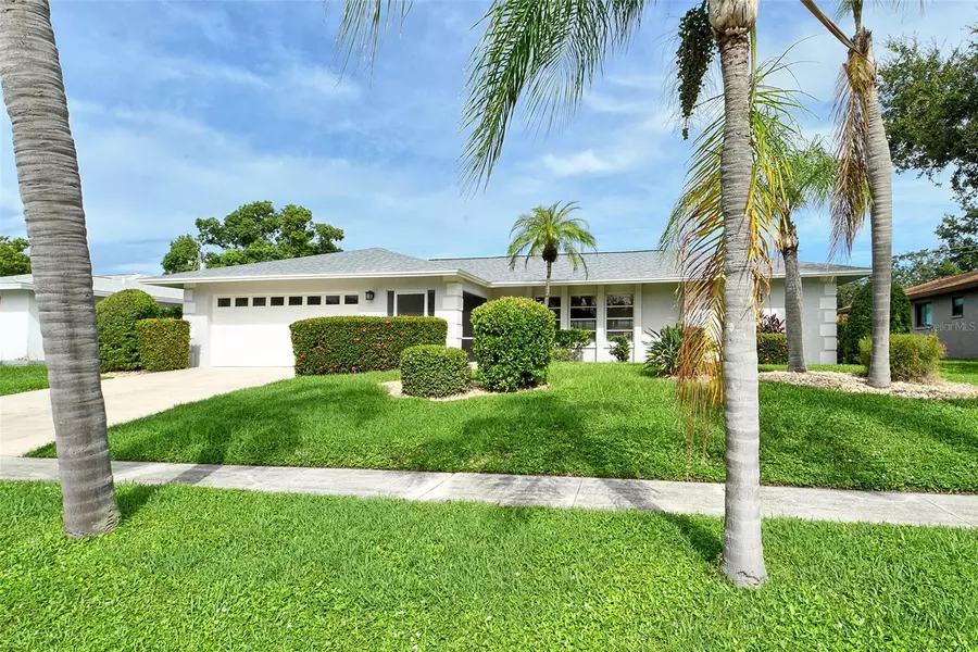 6722 ROXBURY DR, Sarasota, FL 34231
