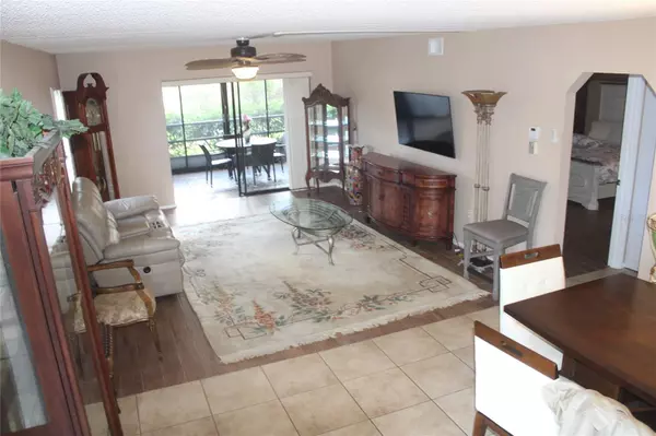 Bradenton, FL 34210,5400 34TH ST W #D2