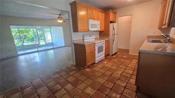 Sarasota, FL 34231,7413 STARFISH DR